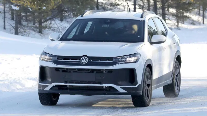 Questo piccolo Suv di Volkswagen non sar&agrave; per l'Europa, ma se fosse sbancherebbe? [Foto Spia]