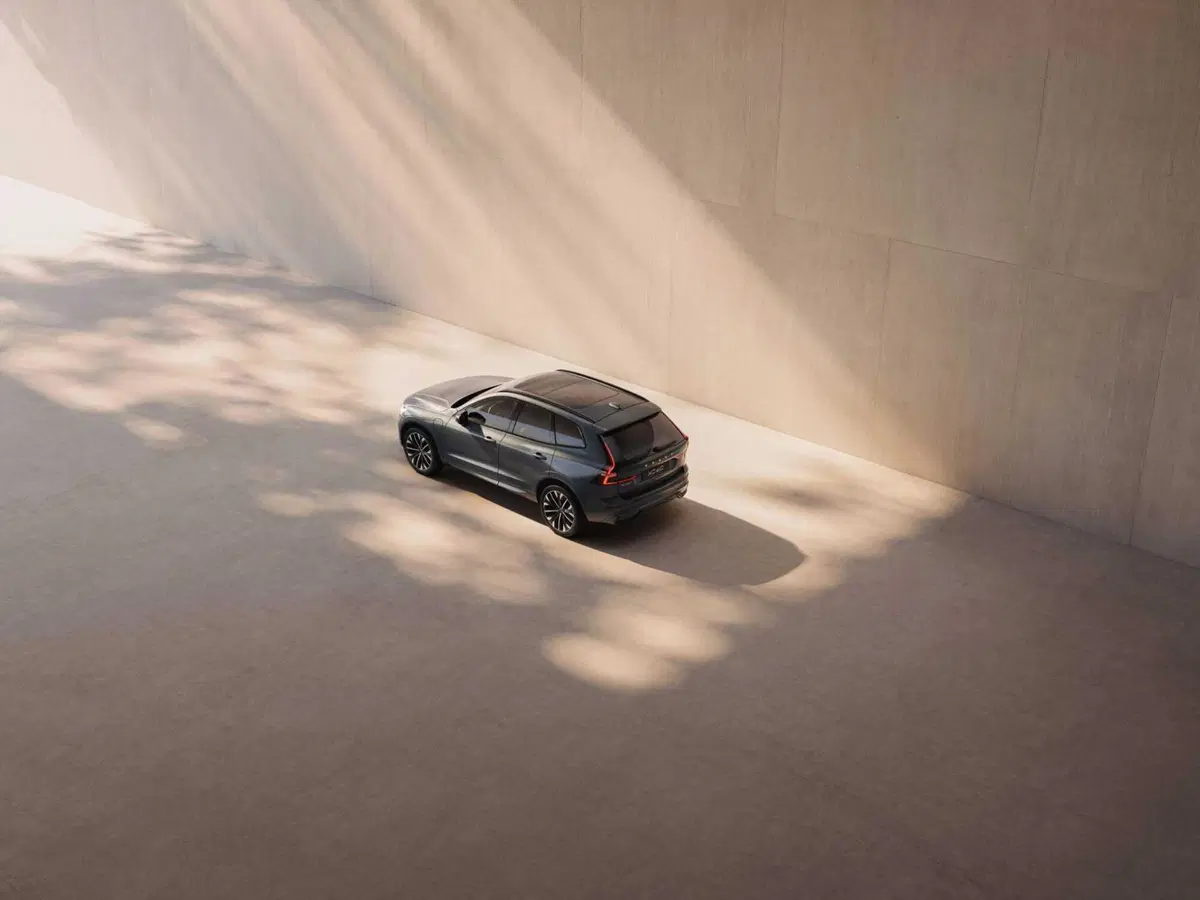 Volvo XC60 Model Year 2026: tecnologia, design e comfort ai massimi livelli (9)
