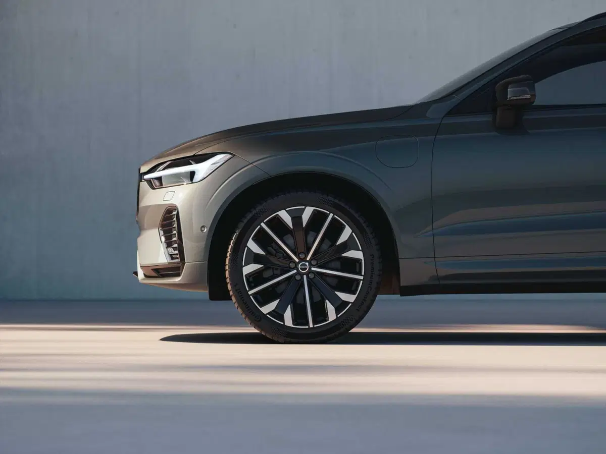 Volvo XC60 Model Year 2026: tecnologia, design e comfort ai massimi livelli (12)