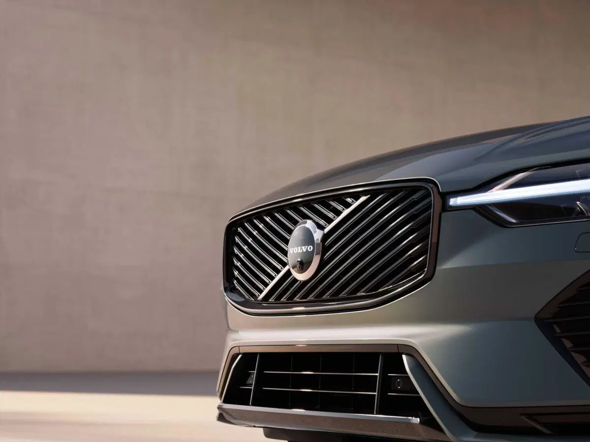 Volvo XC60 Model Year 2026: tecnologia, design e comfort ai massimi livelli (13)