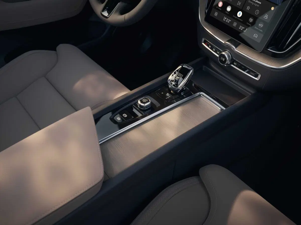 Volvo XC60 Model Year 2026: tecnologia, design e comfort ai massimi livelli (17)