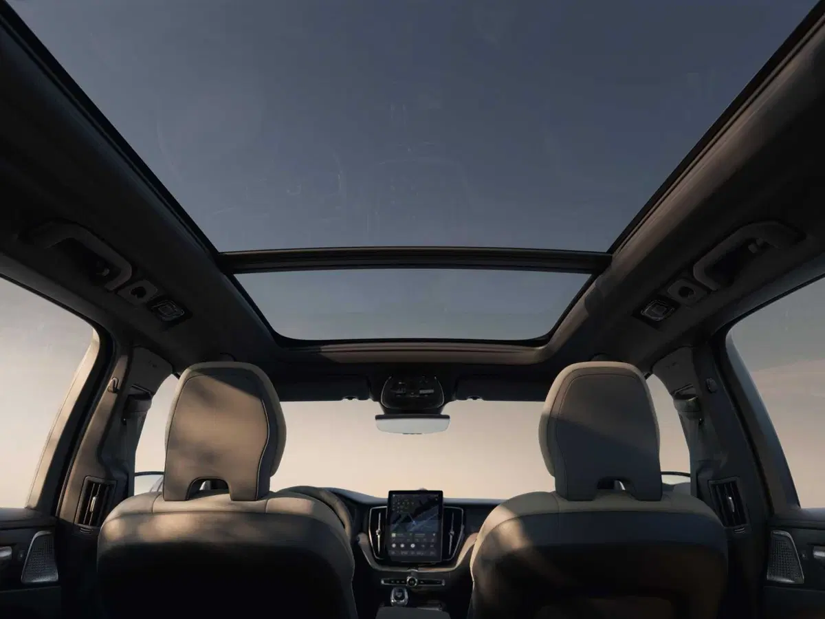 Volvo XC60 Model Year 2026: tecnologia, design e comfort ai massimi livelli (19)