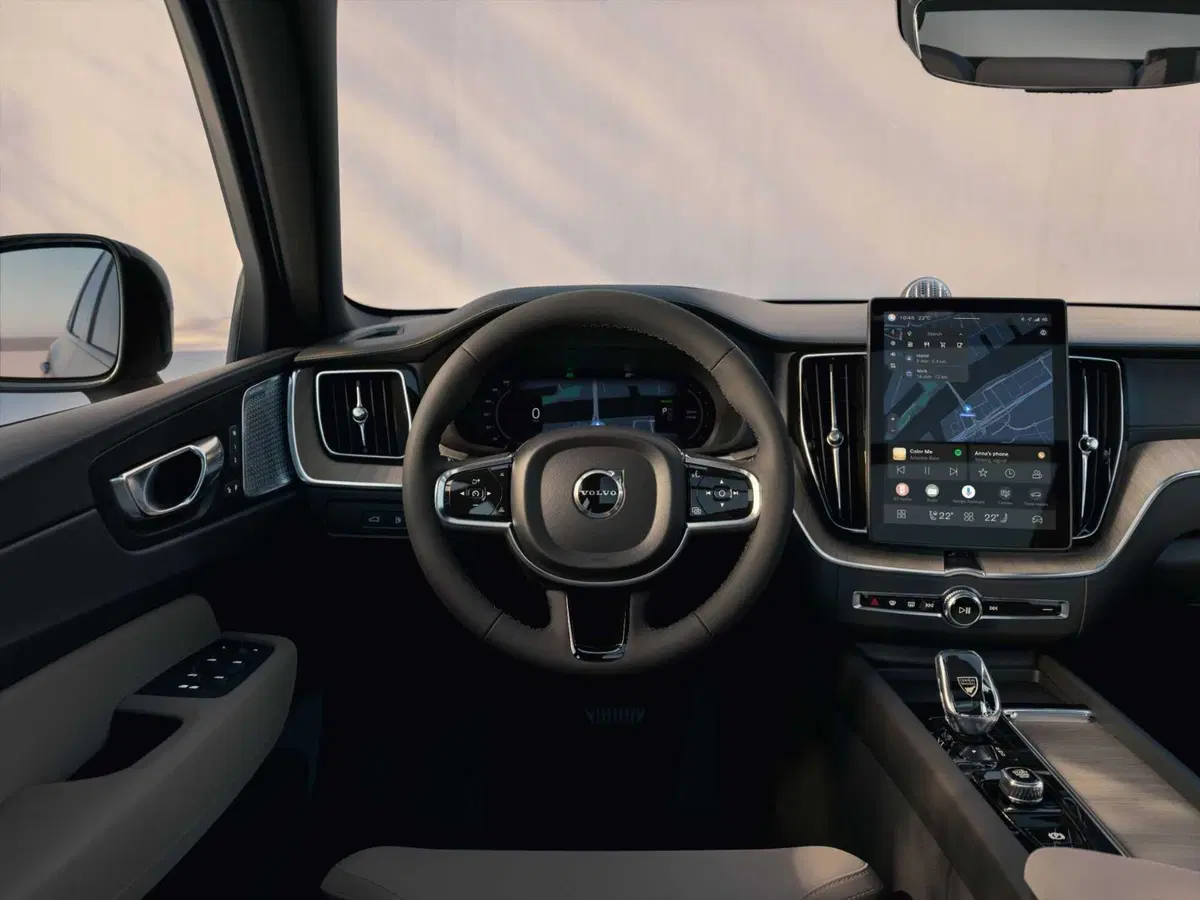 Volvo XC60 Model Year 2026: tecnologia, design e comfort ai massimi livelli (24)
