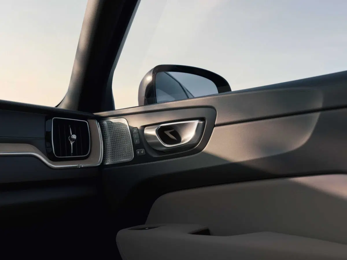 Volvo XC60 Model Year 2026: tecnologia, design e comfort ai massimi livelli (26)