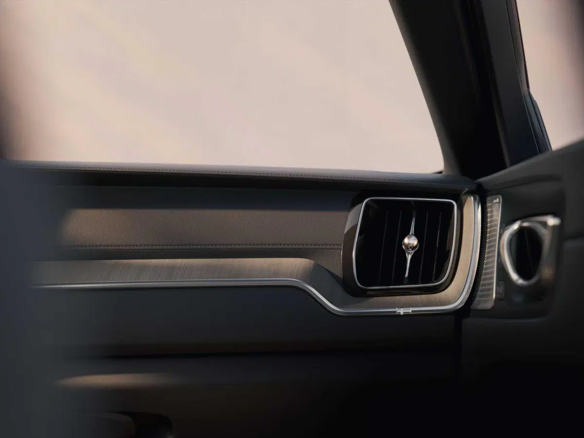 Volvo XC60 Model Year 2026: tecnologia, design e comfort ai massimi livelli (28)