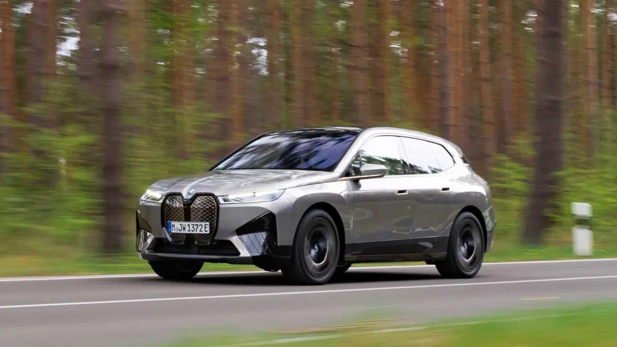 BMW iX M60 (3)