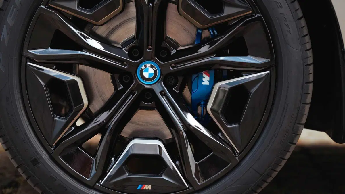BMW iX M60 (14)
