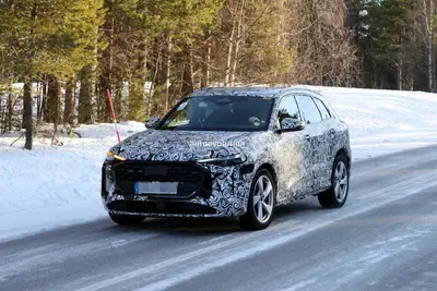 Porsche Macan con motore termico, i test sotto le spoglie di un'Audi Q5 