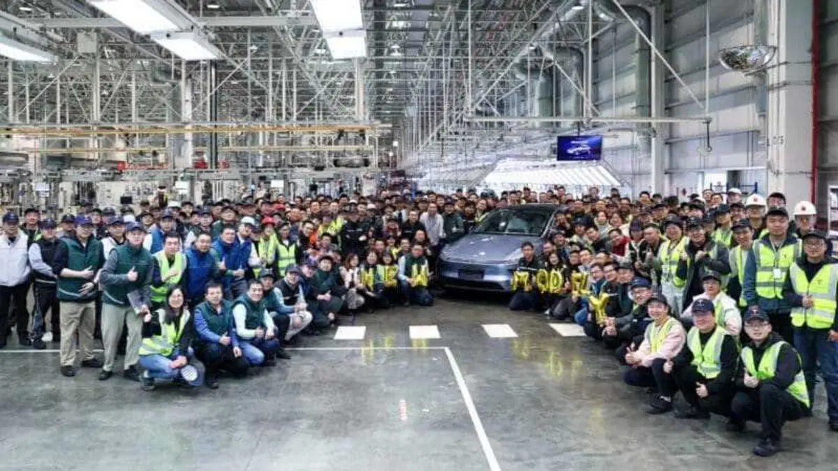 Tesla avvia la produzione della nuova Model Y a Shanghai: consegne anticipate a febbraio (3)