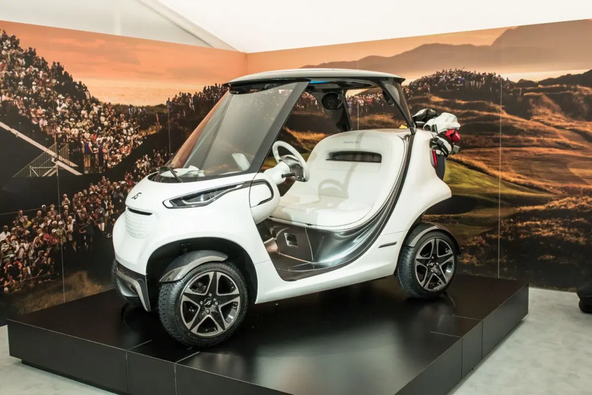 Mercedes-Benz Golf Car, la Stella anche sul green (3)