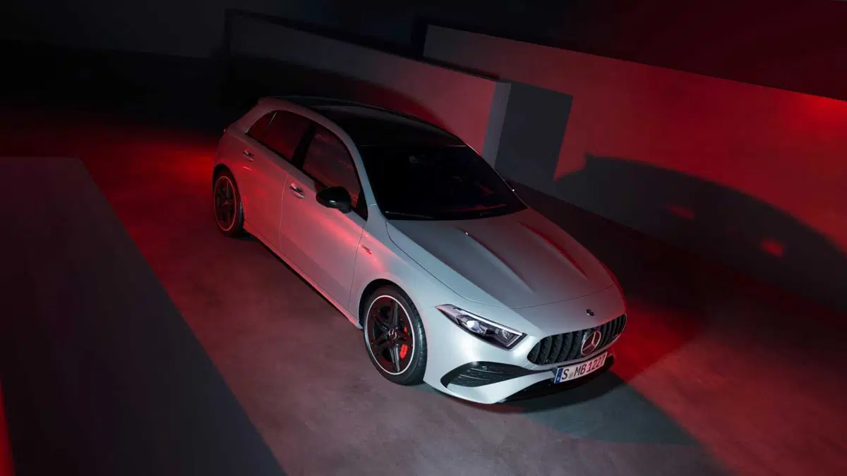 Mercedes-Benz Classe A AMG 35 Premium AMG Racing Collection 4matic auto (3)