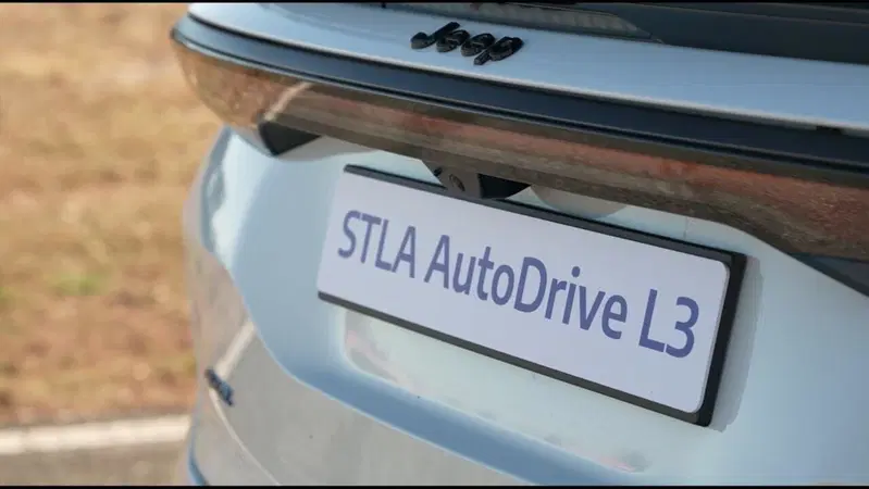 Guida autonoma Stellantis: &egrave; pronta e si chiama STLA Autodrive [VIDEO]