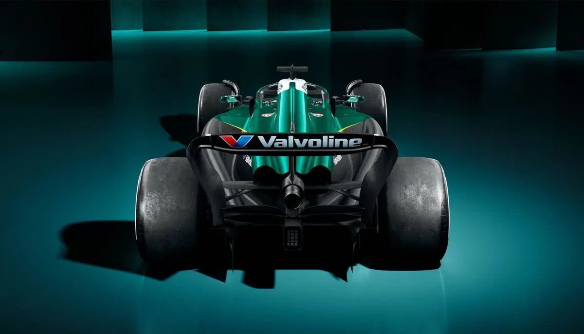 Formula 1 2025: Aston Martin, tolti i veli alla AMR25 di Fernando Alonso e Lance Stroll (2)
