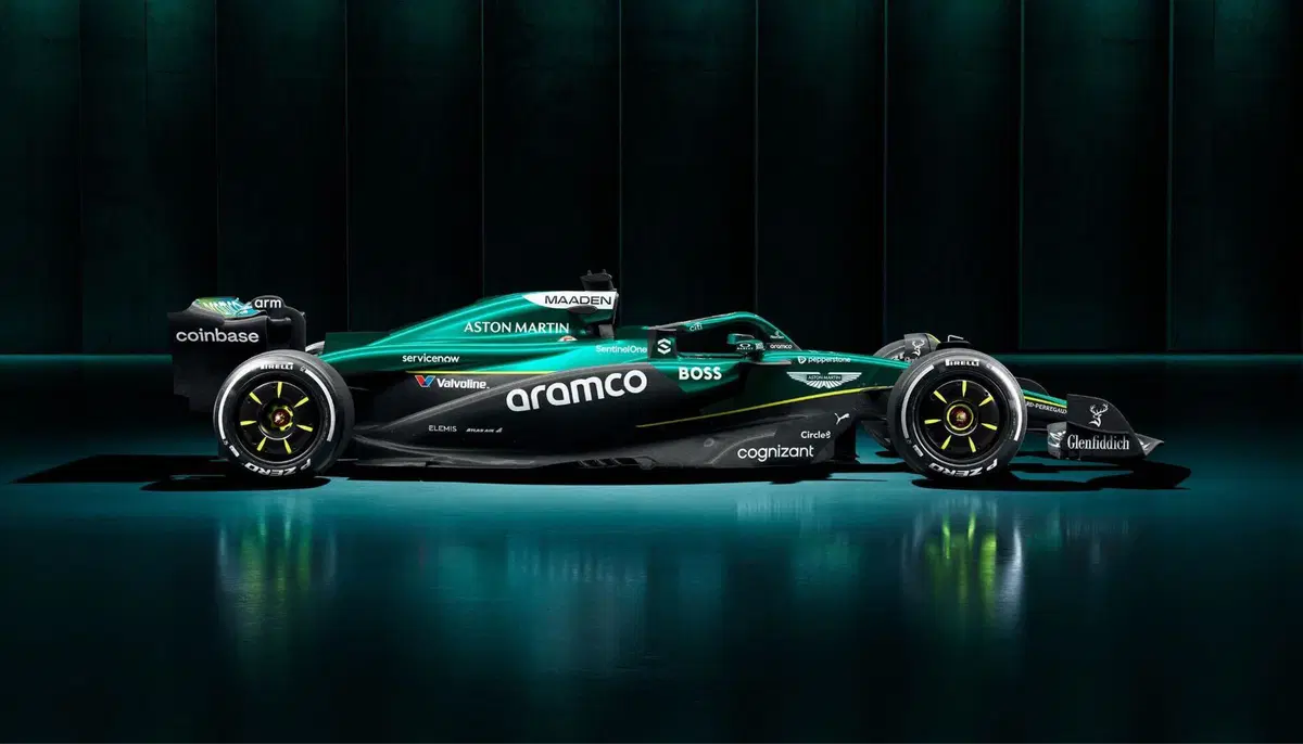 Formula 1 2025: Aston Martin, tolti i veli alla AMR25 di Fernando Alonso e Lance Stroll (4)