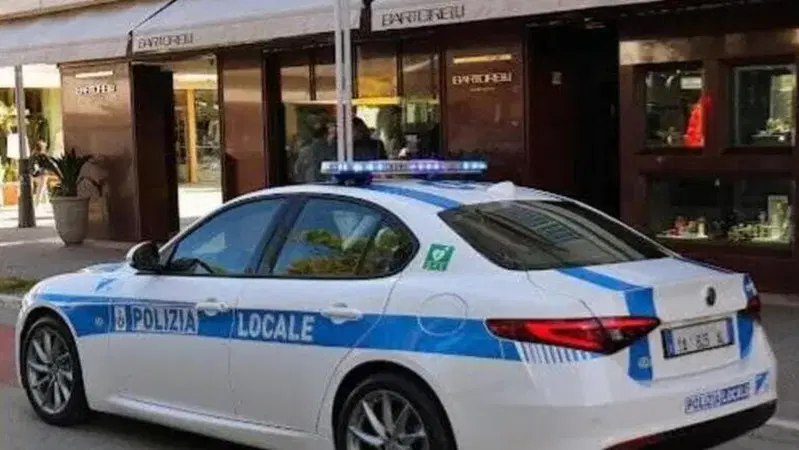 A Udine la gara per chi fa pi&ugrave; verbali, il multometro 2025 della Polizia Locale