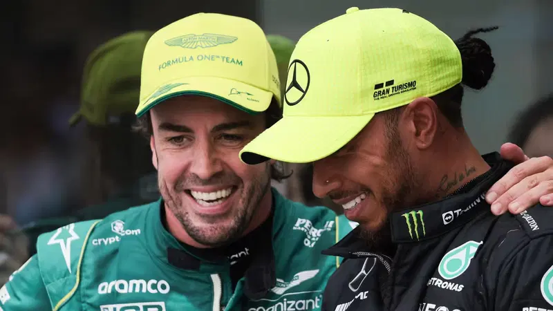 F1. Alonso e la frecciatina ad Hamilton: "Non so cosa potr&agrave; aggiungere alla Ferrari. Probabilmente meno di Newey ad Aston Martin"