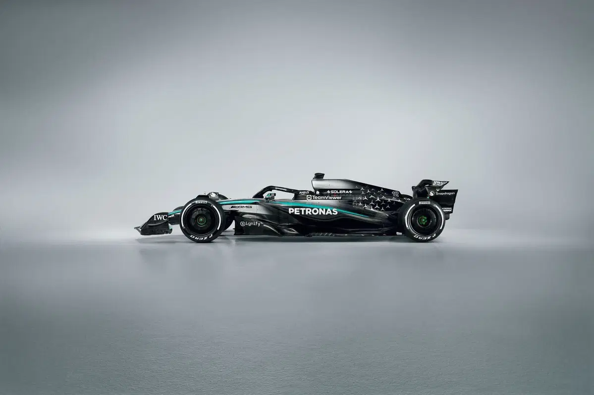 Formula 1 2025. Mercedes, svelata la W16 di Kimi Antonelli e George Russell (3)