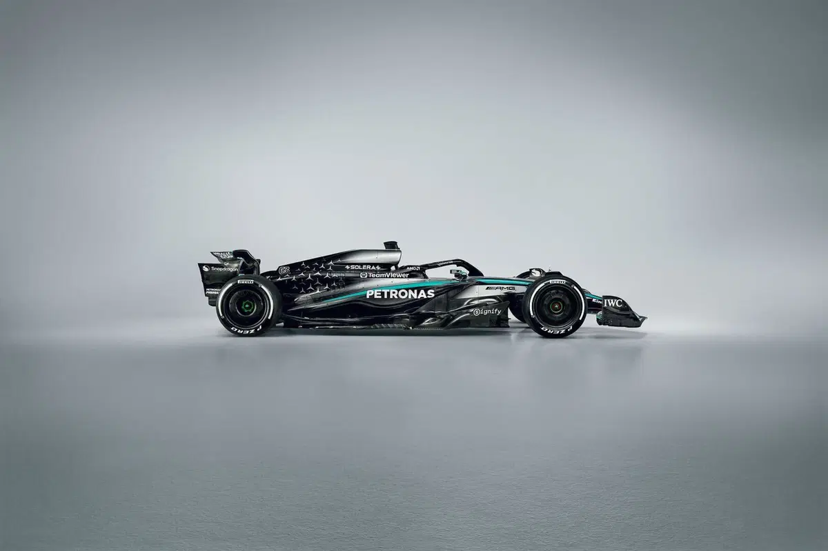 Formula 1 2025. Mercedes, svelata la W16 di Kimi Antonelli e George Russell (5)