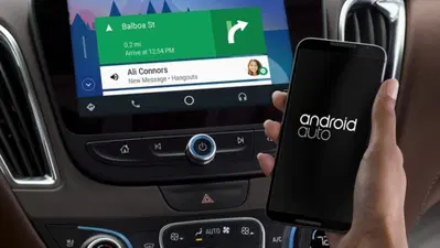 Android Auto 13.8: Nuovo aggiornamento migliora le app da veicolo fermo