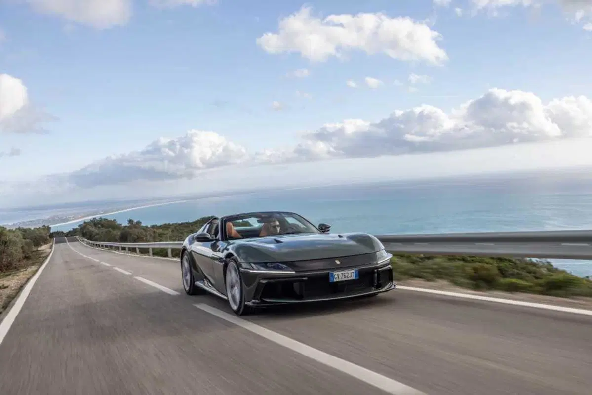 Ferrari 12 Cilindri Spider: il V12 a cielo aperto è musica da Grammy [VIDEO] (15)