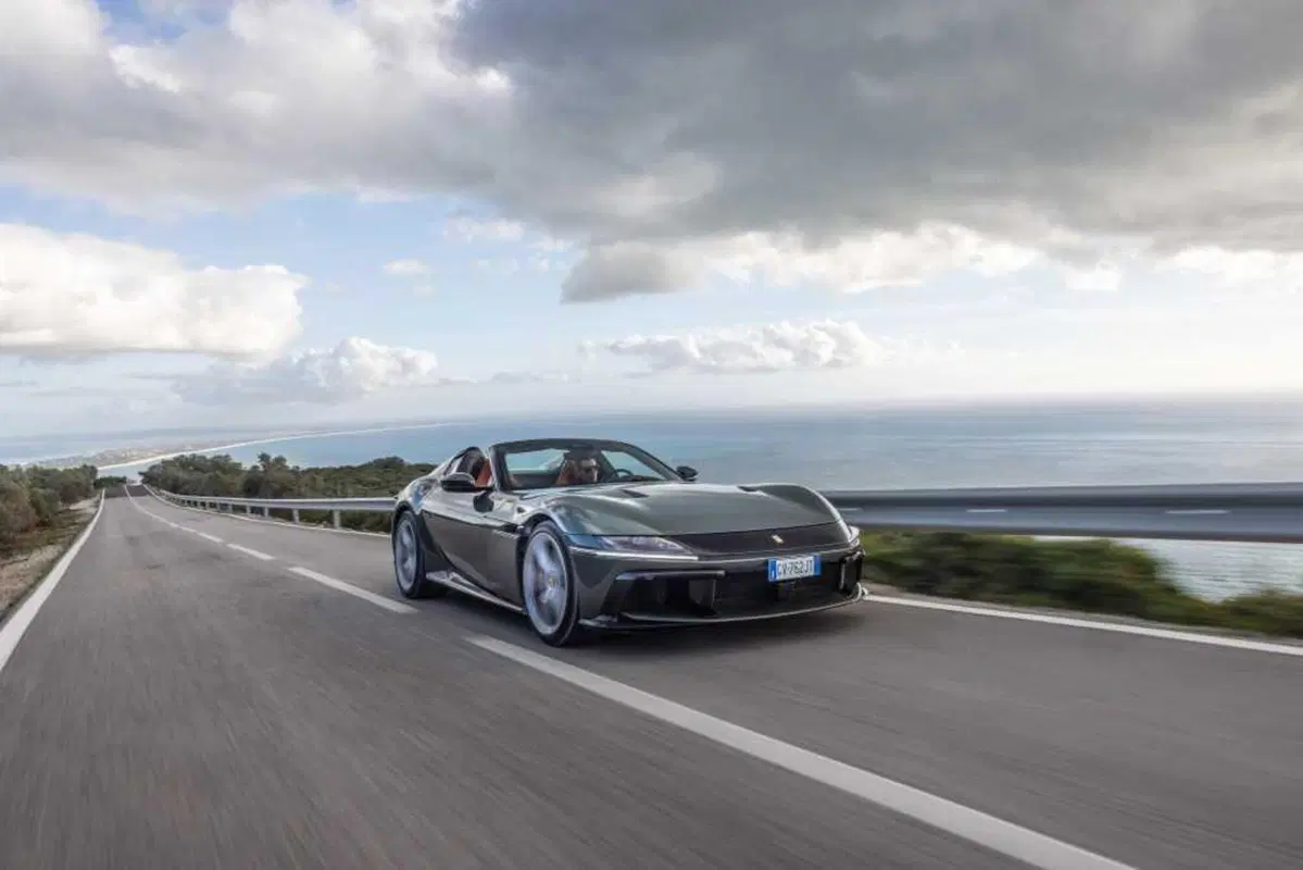 Ferrari 12 Cilindri Spider: il V12 a cielo aperto è musica da Grammy [VIDEO] (17)