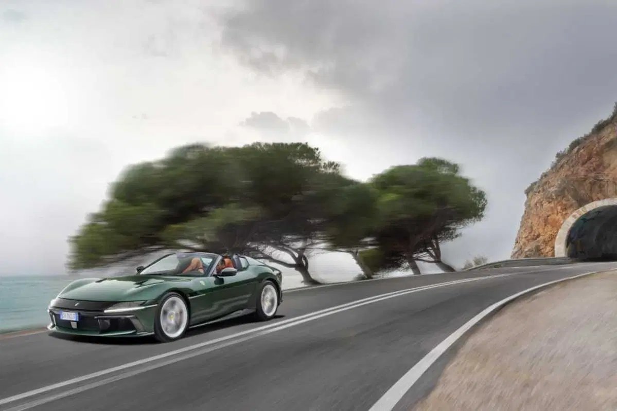 Ferrari 12 Cilindri Spider: il V12 a cielo aperto è musica da Grammy [VIDEO] (19)