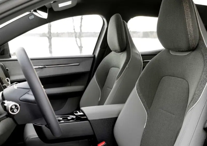 Volvo EX30 Cross Country (2025-->>) (14)