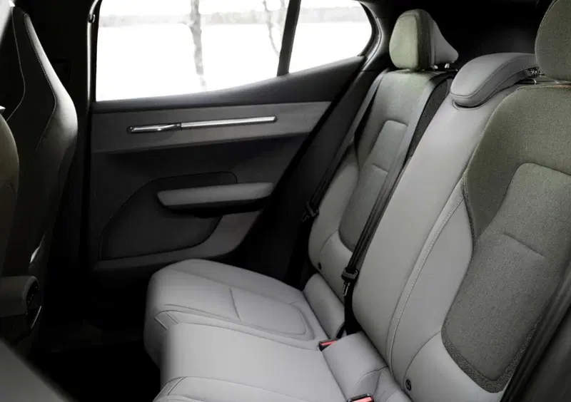 Volvo EX30 Cross Country (2025-->>) (16)