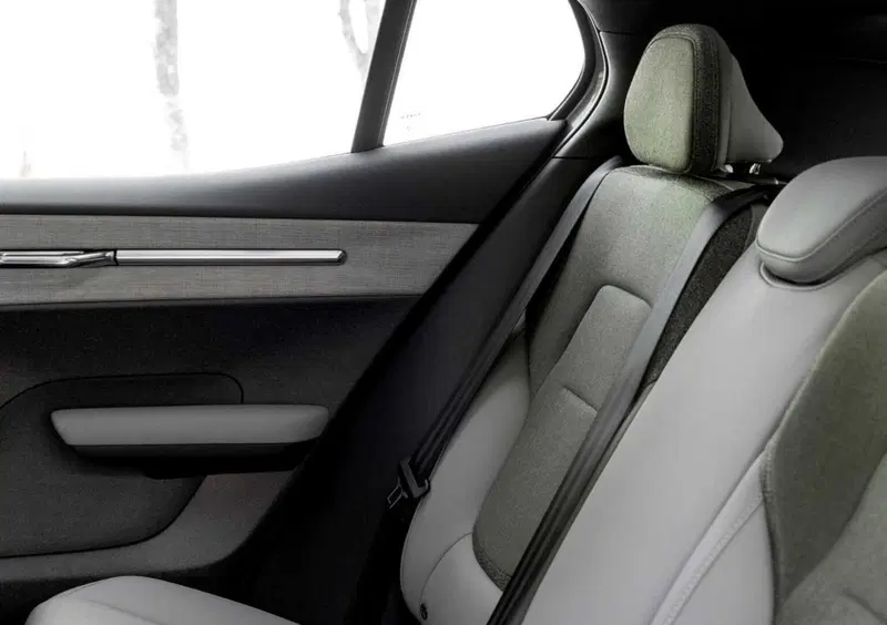 Volvo EX30 Cross Country (2025-->>) (15)