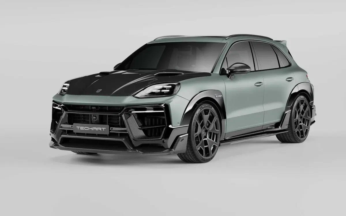 Questa è la Porsche Cayenne più ESTREMA di sempre: tanto carbonio e accelerazione da perdere il fiato (3)