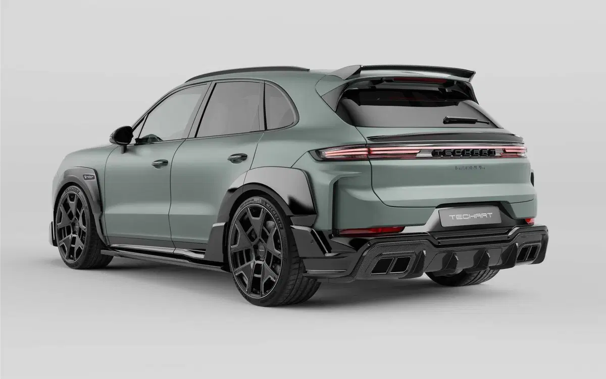 Questa è la Porsche Cayenne più ESTREMA di sempre: tanto carbonio e accelerazione da perdere il fiato (5)
