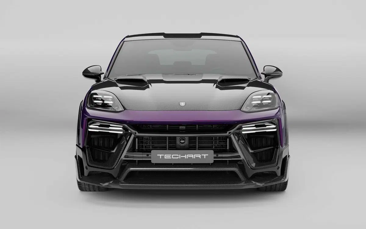 Questa è la Porsche Cayenne più ESTREMA di sempre: tanto carbonio e accelerazione da perdere il fiato (7)