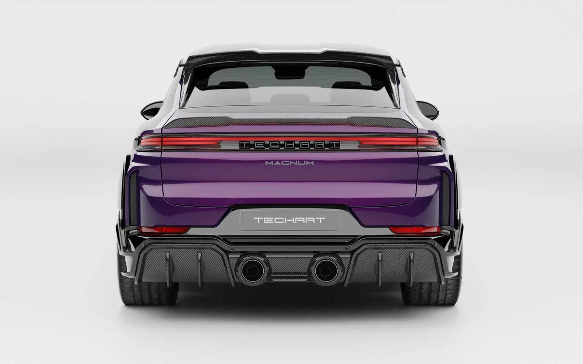 Questa è la Porsche Cayenne più ESTREMA di sempre: tanto carbonio e accelerazione da perdere il fiato (10)