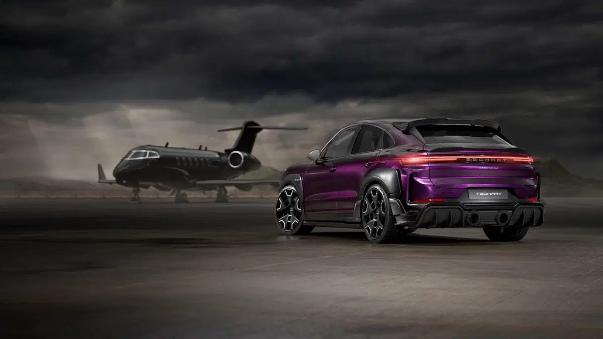 Questa è la Porsche Cayenne più ESTREMA di sempre: tanto carbonio e accelerazione da perdere il fiato (13)