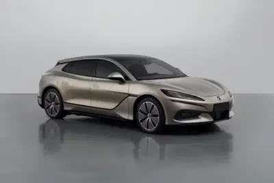 BYD continua la sua espansione: il marchio Denza arriva ufficialmente in Italia