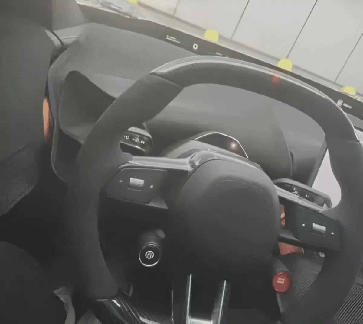 Dentro la Xiaomi YU7: svelati gli interni della Suv cinese | Foto Spia  (4)