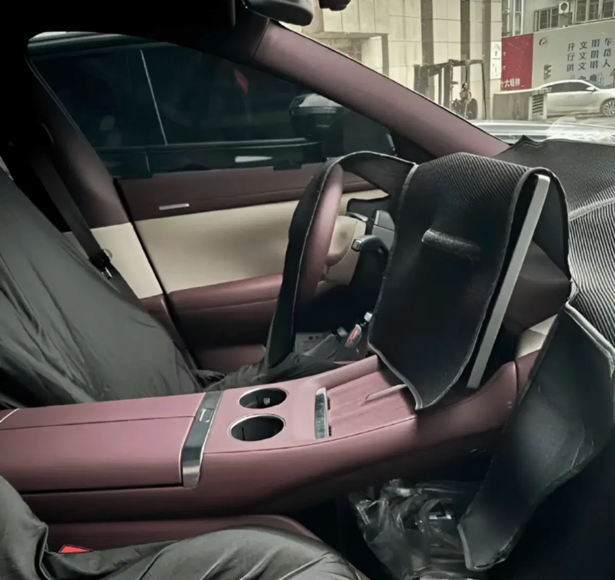 Dentro la Xiaomi YU7: svelati gli interni della Suv cinese | Foto Spia  (2)