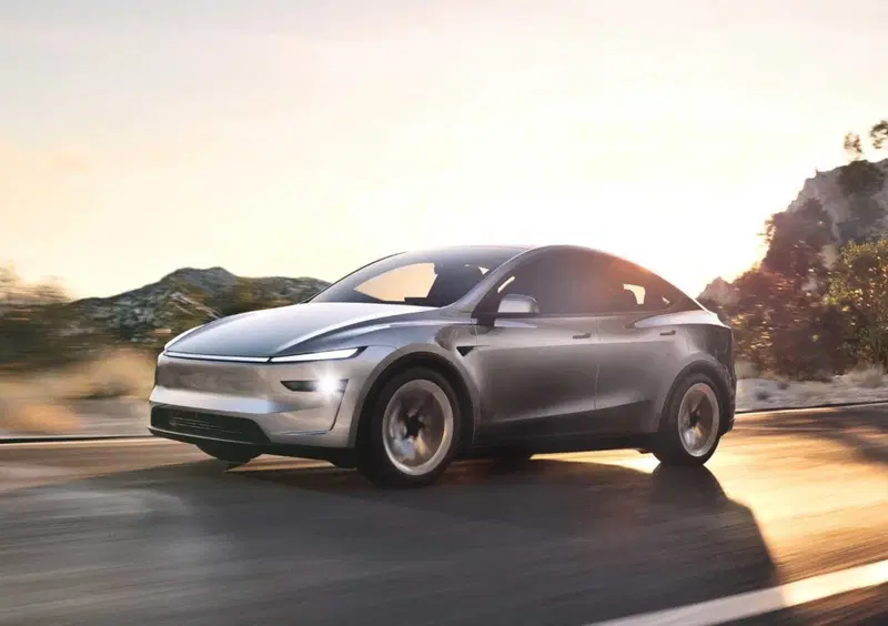 Tesla Model Y (2021-->>) (3)