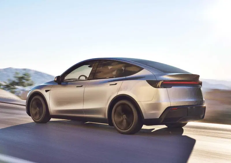 Tesla Model Y (2021-->>) (5)