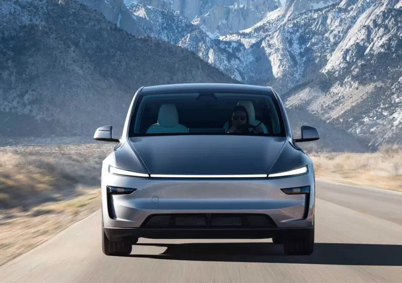 Tesla Model Y (2021-->>) (4)