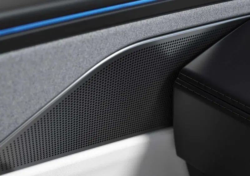 Tesla Model Y (2021-->>) (18)