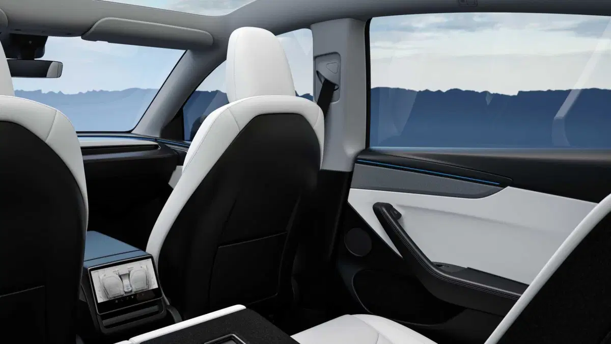 Tesla Model Y Long Range Dual Motor awd (17)