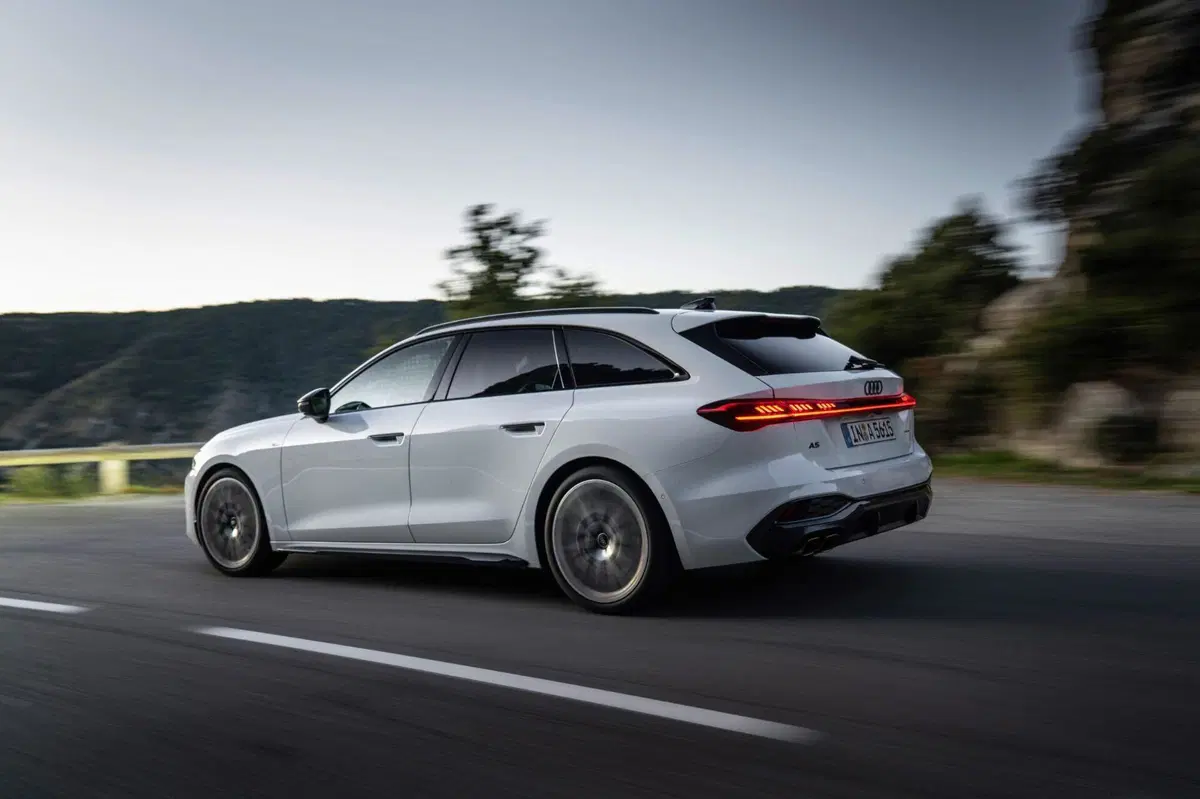 Nuova Audi A5: motorizzazioni, allestimenti, optional e prezzi. Guida all’acquisto (22)