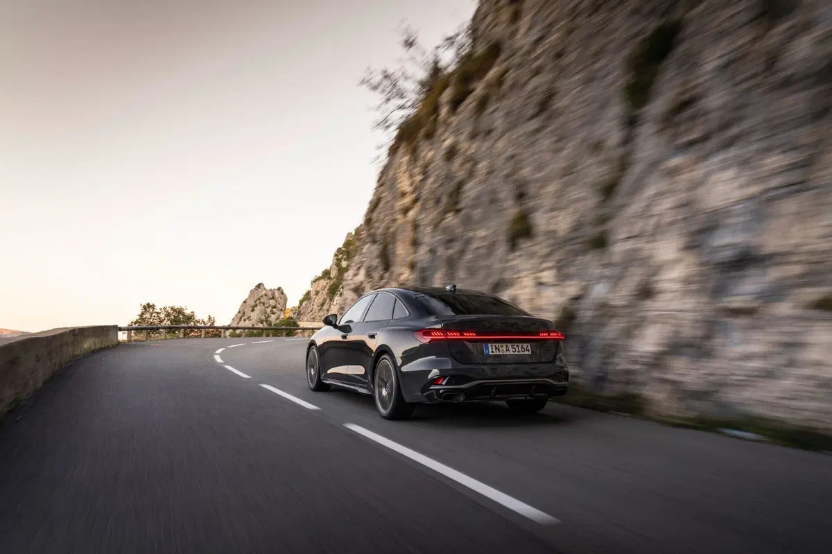 Nuova Audi A5: motorizzazioni, allestimenti, optional e prezzi. Guida all’acquisto (36)