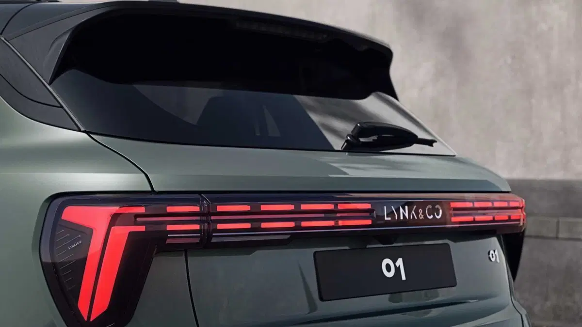 Lynk & Co 01 01 1.5 td phev (12)