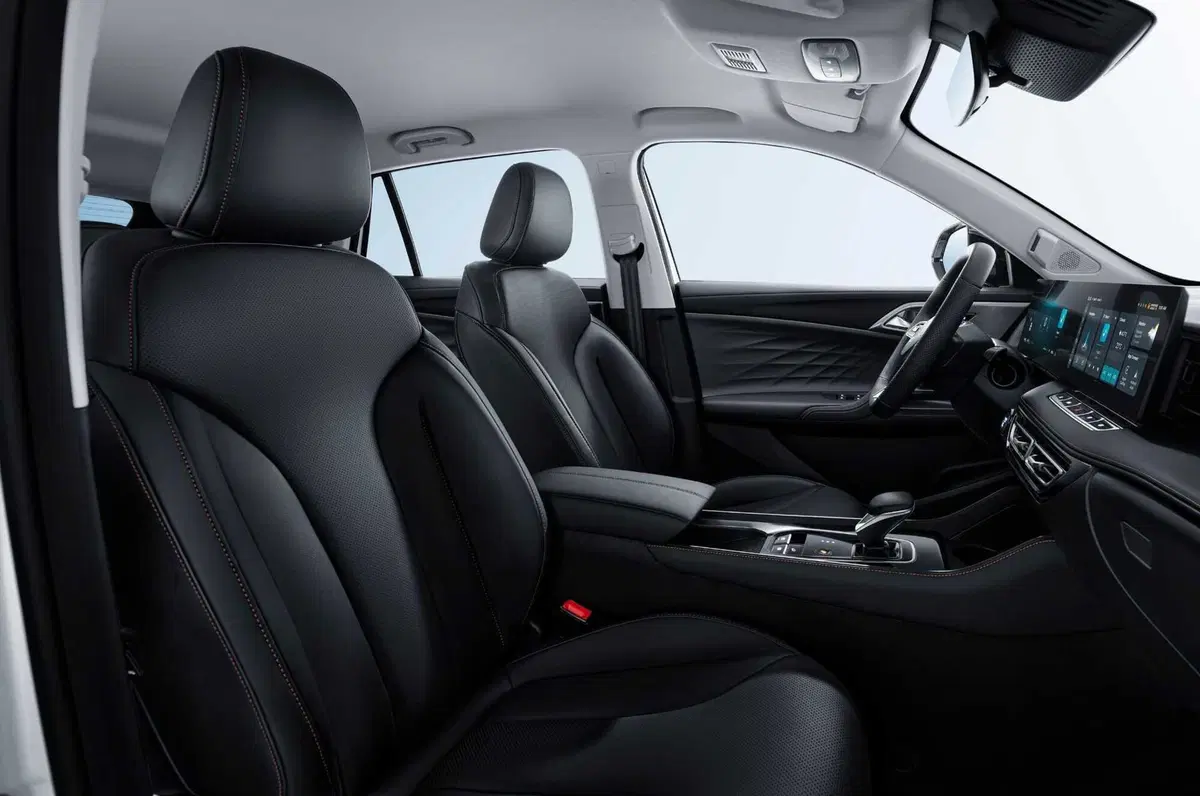 Le SUV del 2025 a confronto: MG HS (5)