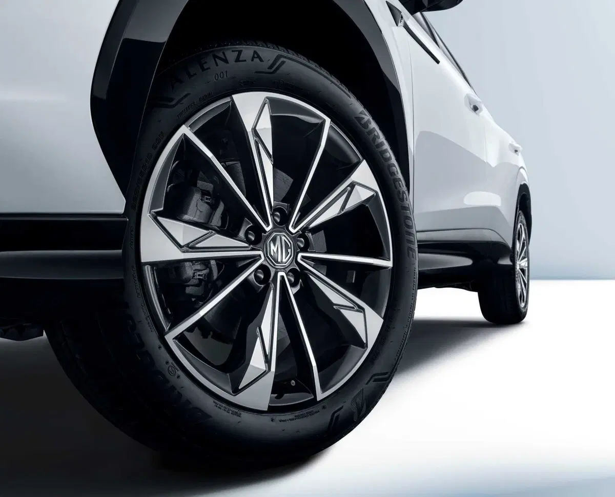 Le SUV del 2025 a confronto: MG HS (19)