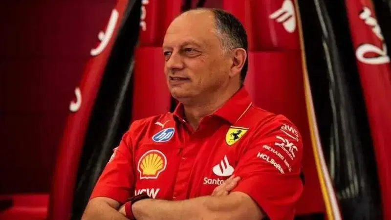 F1. Milano si tinge di rosso grazie a Ferrari, Vasseur: "Con Leclerc ed Hamilton faremo un bel lavoro"