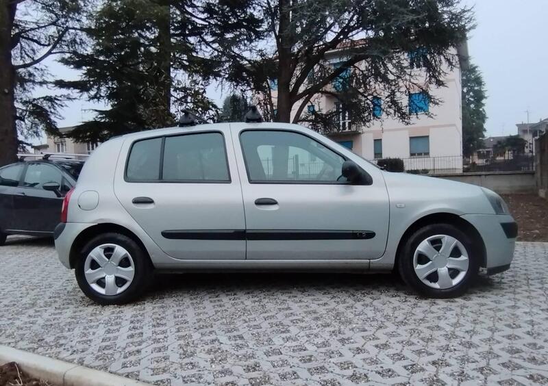 Renault Clio 1.2 cat 5 porte Ice del 2005 usata a Besana in Brianza