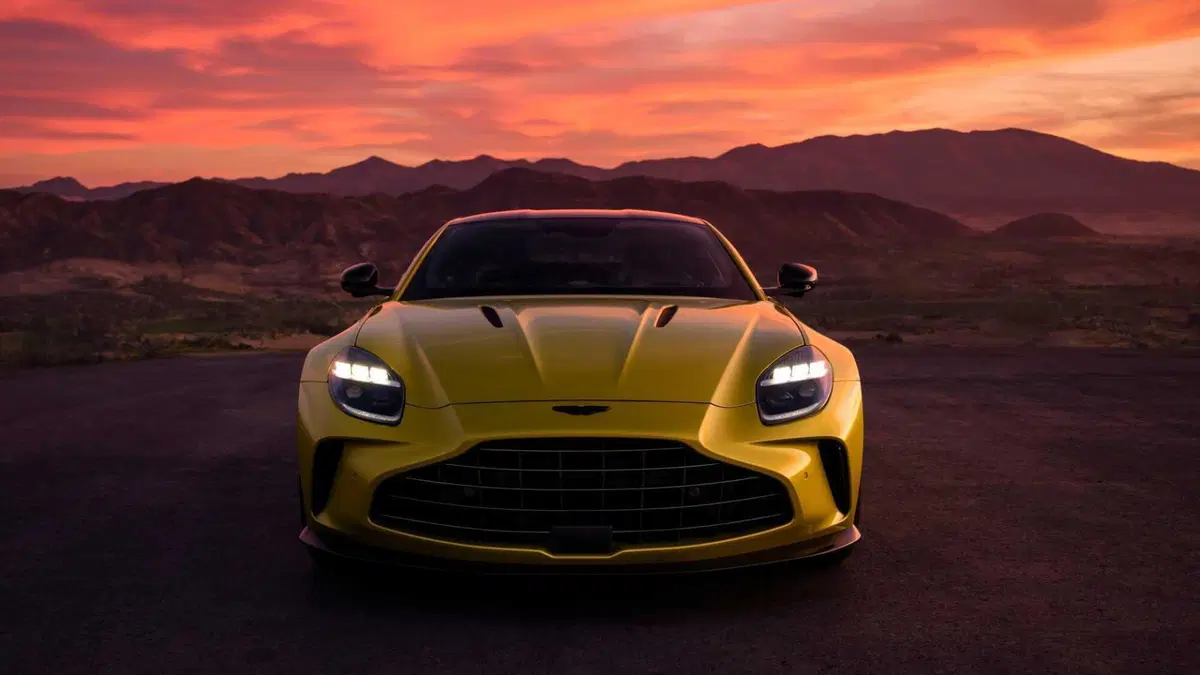 Aston Martin Vantage Coupé (2024-->>) (2)